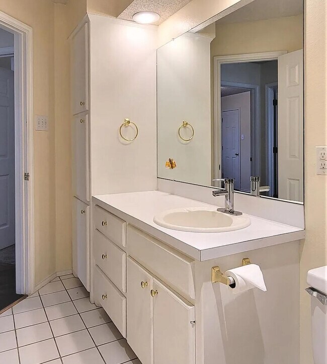 Building Photo - 1625 79th Pl