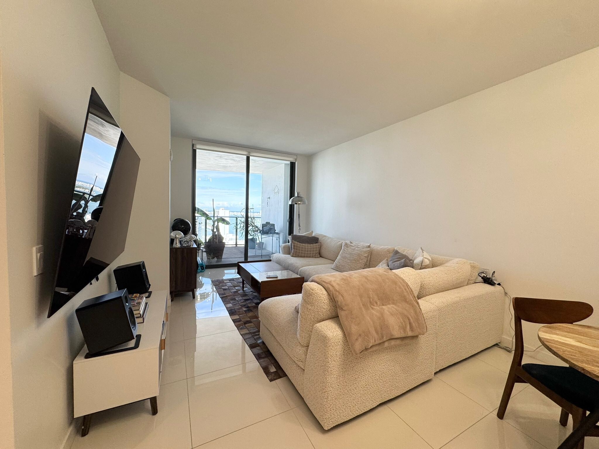 Building Photo - 1600 NE 1st Ave