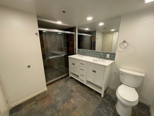 Building Photo - 249 Mangano Cir