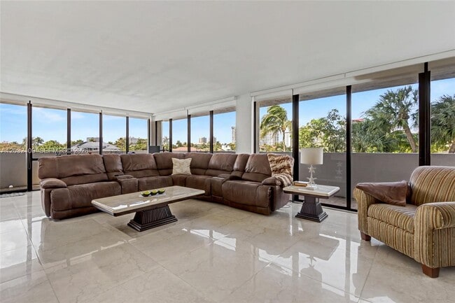 Building Photo - 2017 S Ocean Dr