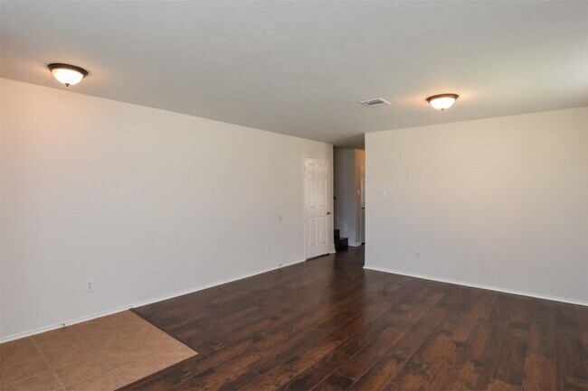 Building Photo - 19014 Prairie Bluff Dr