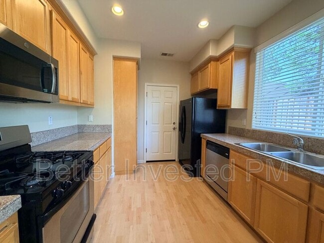 Building Photo - 1743 Waltzer Rd