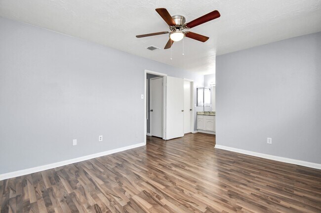 Building Photo - 2379 Briarwest Blvd