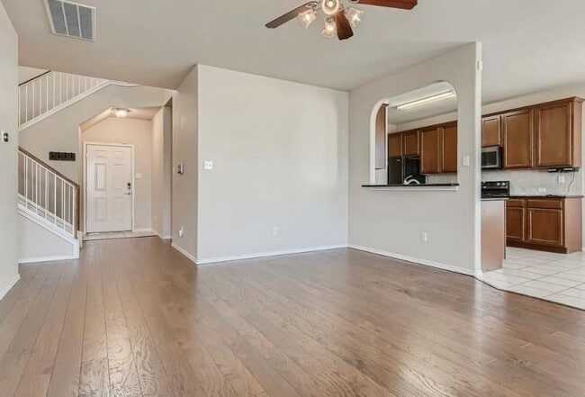 Building Photo - 301 Comal Run