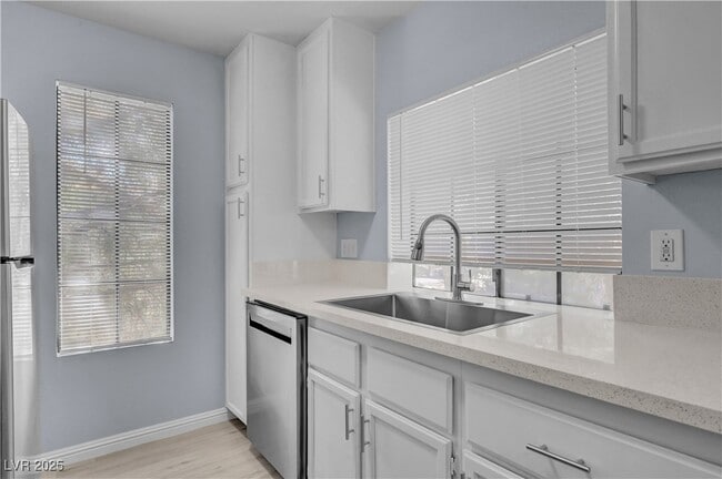 Building Photo - 4730 Nara Vista Way