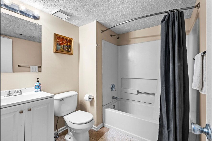 Master Bathroom - 5300 Forest Downs Ln