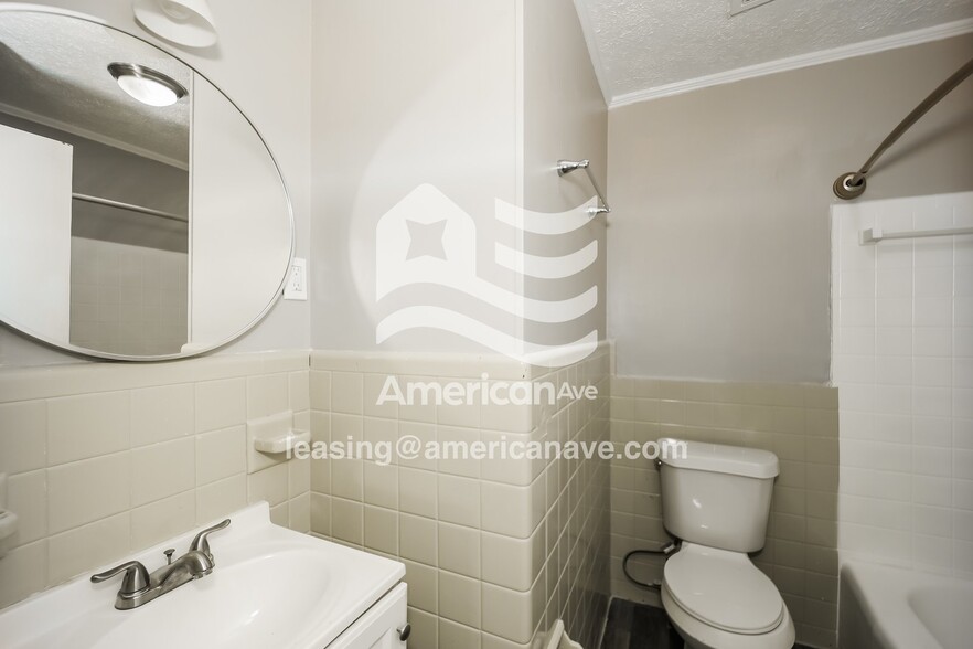 Building Photo - 121 N Page St