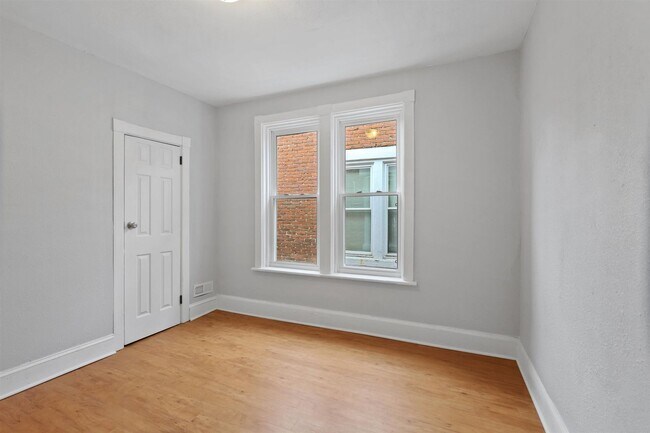 Building Photo - 2626 N 6th St