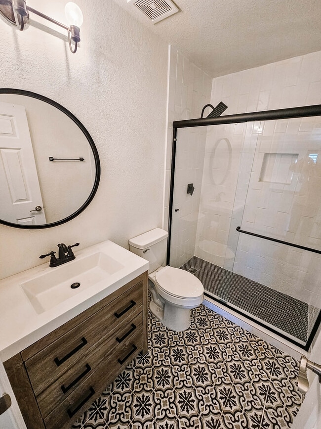 Building Photo - 3552 N Riverhaven Dr