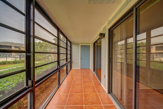 Building Photo - 9715 Hammocks Blvd