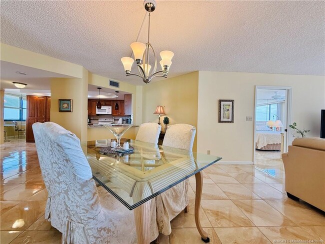 Building Photo - 9500 S Ocean Dr