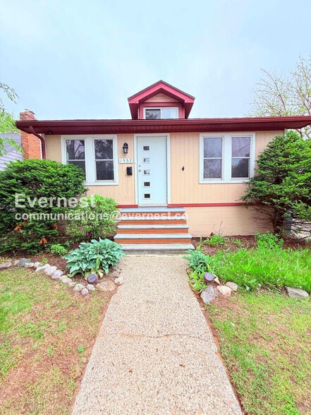 Building Photo - 1557 Leroy St