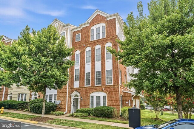 Building Photo - 2392 Brookmoor Ln