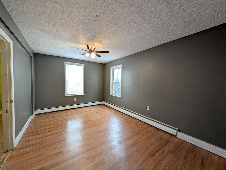 Building Photo - 9 Lowell Ter