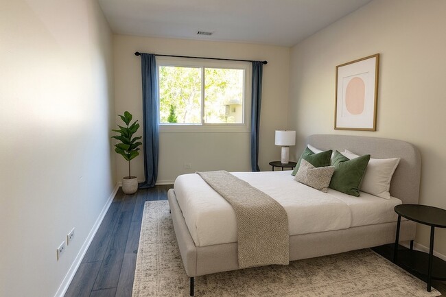 Building Photo - 912 Crain St