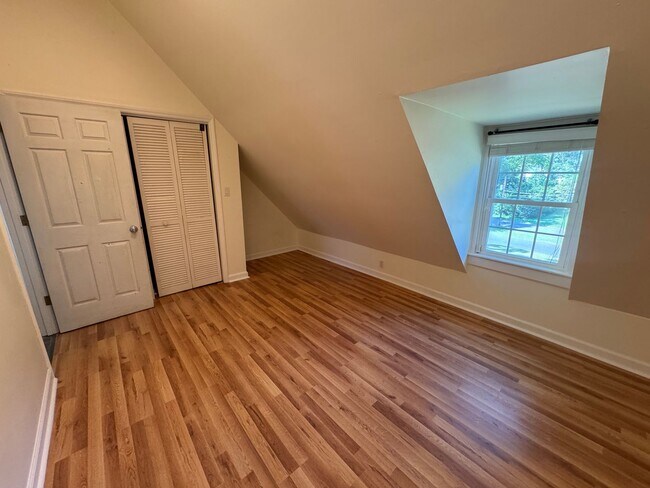 Building Photo - 207 Edgemont Ave