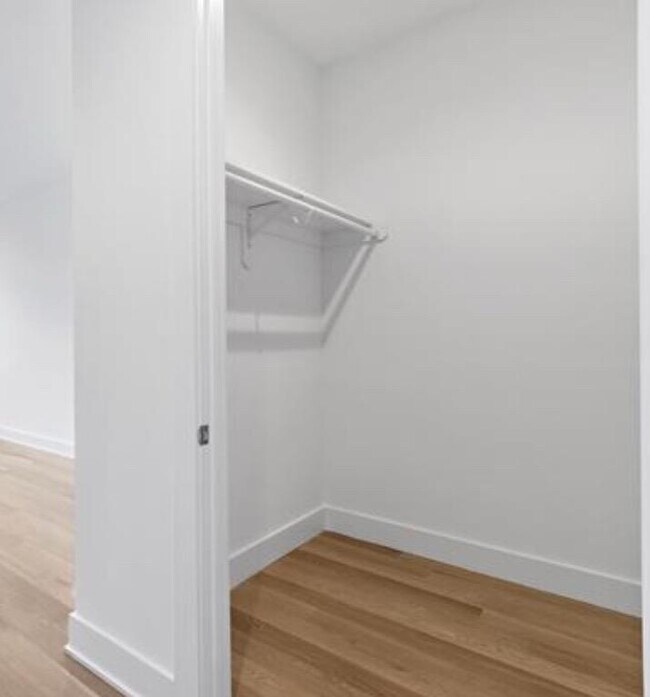 Building Photo - 6025 BLVD