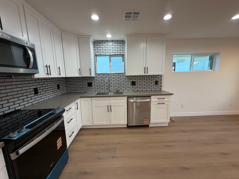 Building Photo - 13365 Garber St