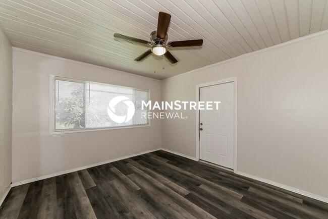 Building Photo - 3 Bedroom Pet-Friendly Home in NORTH PORT, FL with Main Street Renewal