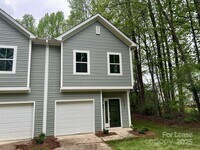 Building Photo - 9251 Eleanor Dr