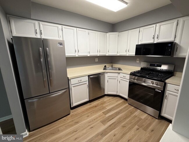 Building Photo - 132 Leedom Way