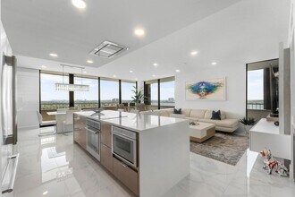Building Photo - 5280 N Ocean Dr