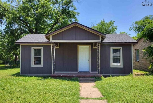 Primary Photo - 1015 Roosevelt St