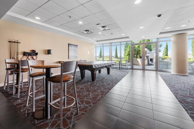 Building Photo - 929 Portland Ave