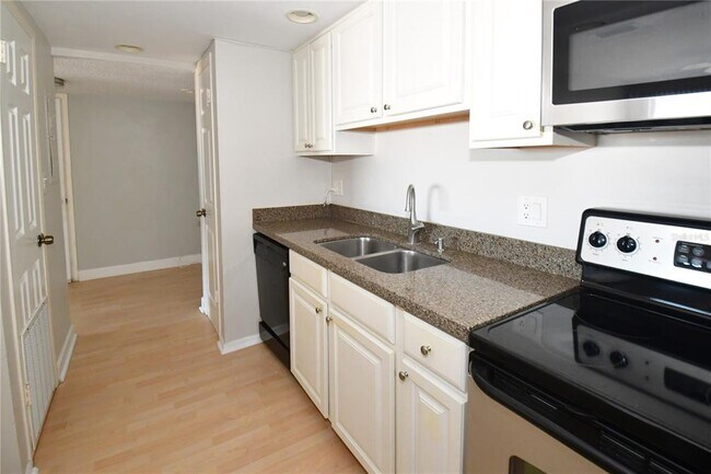 Building Photo - 51 Island Way