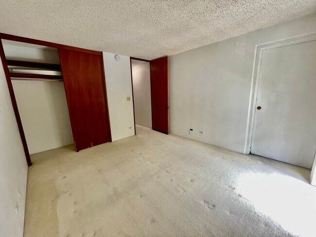 Building Photo - 1Bedroom, 1 Bathroom Unit in Naniwa Gardens, Hawaii Kai, AVAILABLE Soon!
