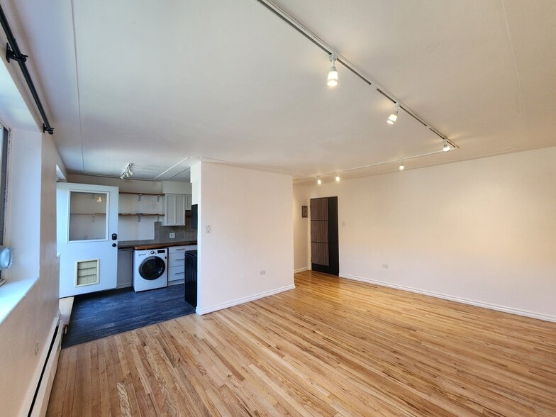 Building Photo - 656 Logan St