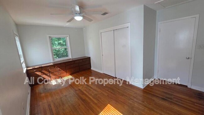 Building Photo - 925 Sikes Blvd