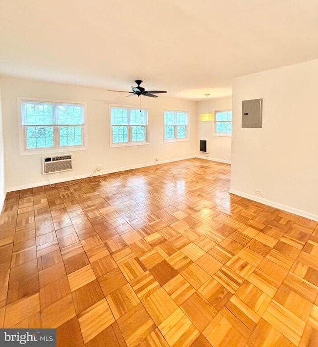 Building Photo - 3540 Martha Custis Dr