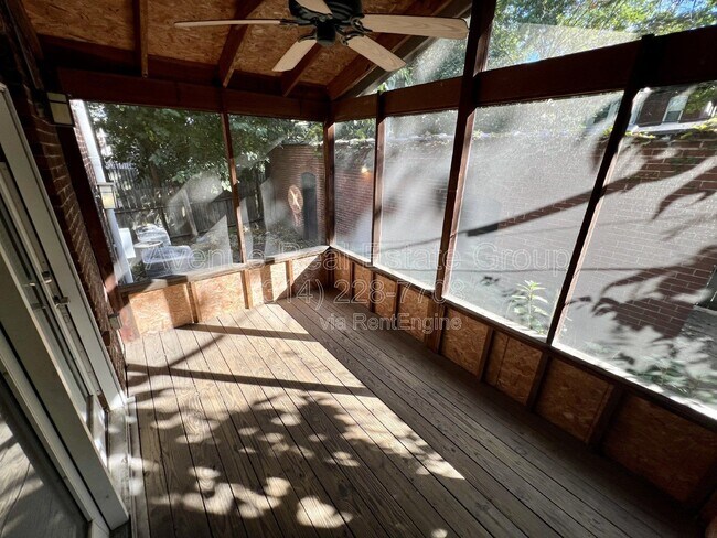 Building Photo - 6048 Washington Blvd