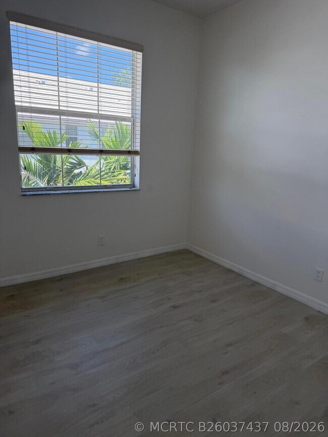Building Photo - 1554 Limetree Bay Ave