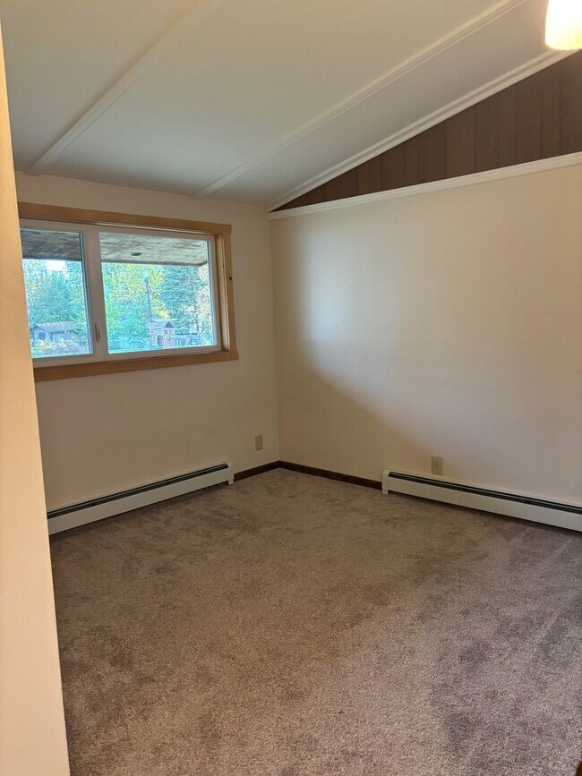 Building Photo - 4037 Fahrenkamp Ave