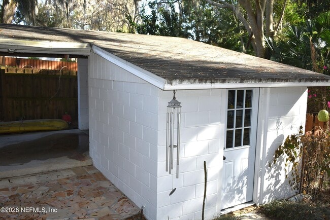 Building Photo - 2836 Ionic Ave