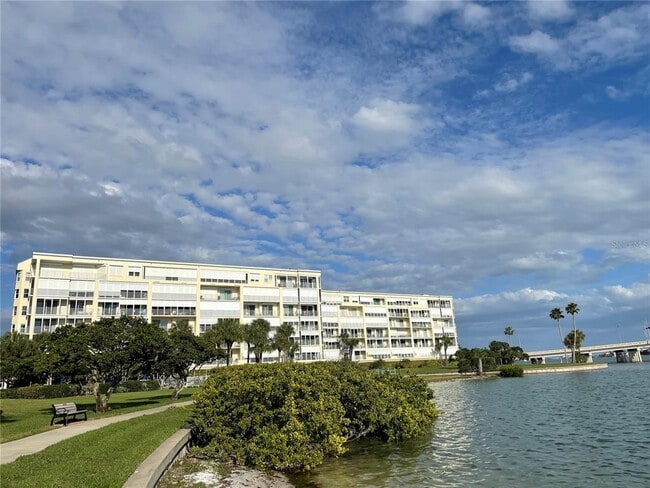 Building Photo - 7872 Sailboat Key Blvd S