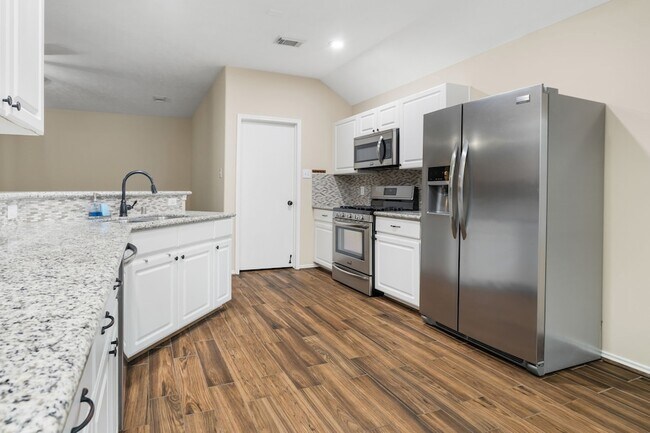 Building Photo - 26 S Vesper Bend Cir