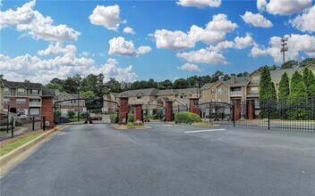 Building Photo - 3500 Sweetwater Rd