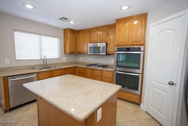 Building Photo - 6509 Cedar Waxwing St