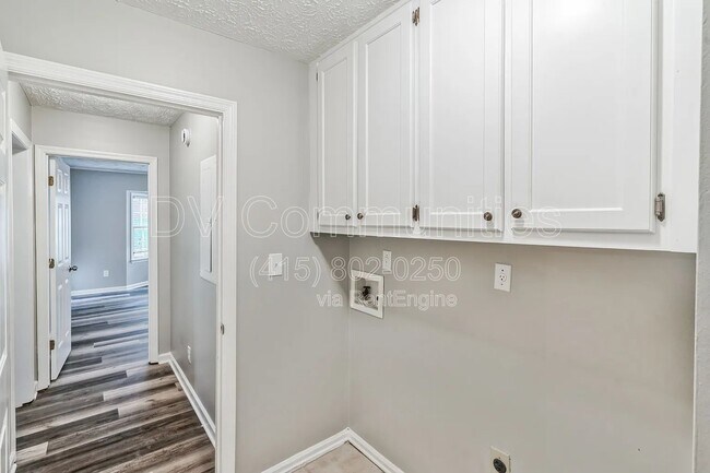 Building Photo - 2557 Ashley Cir