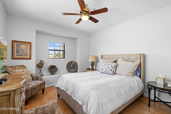 Building Photo - 7705 E Doubletree Ranch Rd