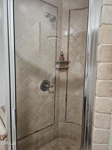 Building Photo - 9682 Hillhaven Ave