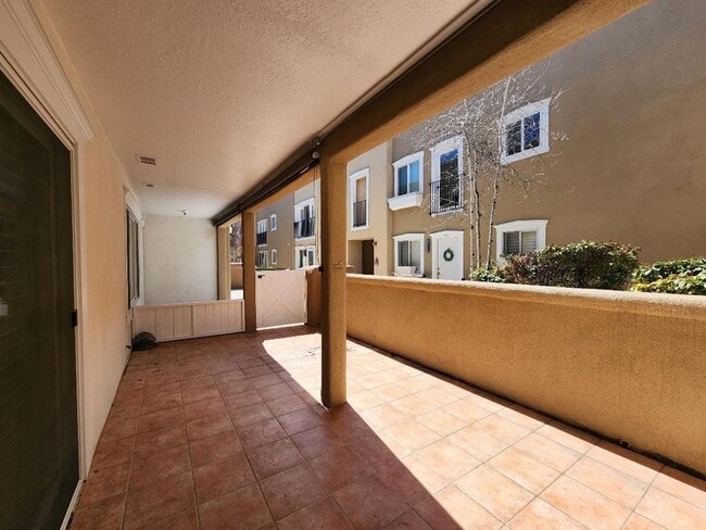 Building Photo - 663 Bishops Lodge Rd