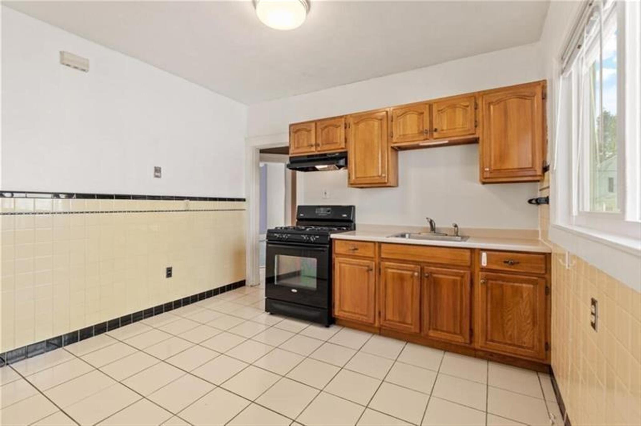 Building Photo - 38 George St