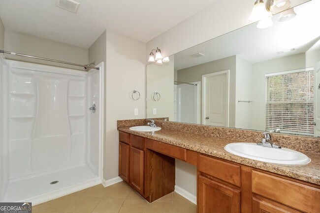 Building Photo - 121 Bethany Manor Dr