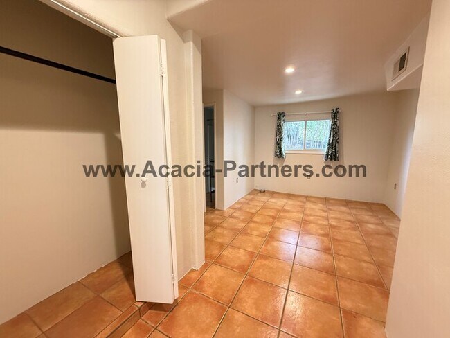 Building Photo - Spacious Four Bedroom Home