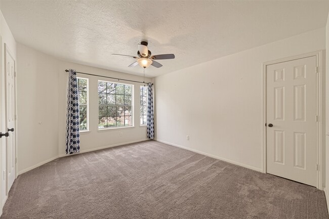 Building Photo - 11002 Heron Nest St