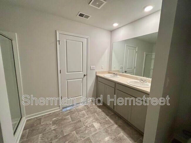 Building Photo - 934 Quaint Parish Cir